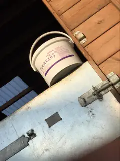 Equiliser tub in a stable